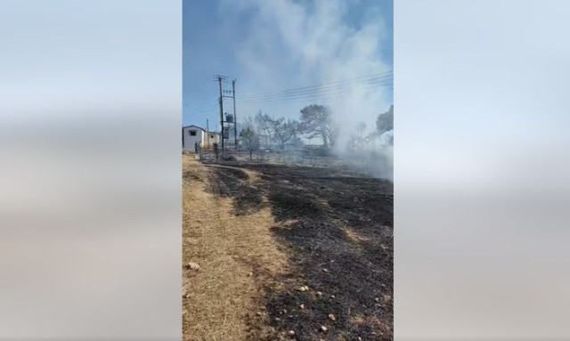 Κορινθία: Σε ύφεση η φωτιά σε Κυρά Βρύση και Εξαμίλια