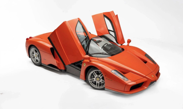Η μία και μοναδική Ferrari Enzo Rosso Dino έσπασε κάθε ρεκόρ σε online δημοπρασία