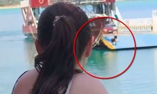 Ελαφόνησος: Ο άνδρας που κολύμπησε και επιβιβάστηκε στο πλοίο είναι ένας από τους πλοιοκτήτες του