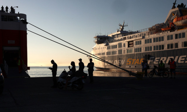 Απεργία ΠΕΝΕΝ: Δεμένα την Παρασκευή τα πλοία στο λιμάνι της Ραφήνας – Ασφαλιστικά μέτρα από τον ΣΕΕΝ