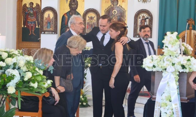 Βασίλης Λεβέντης: Σήμερα το τελευταίο αντίο - Ξέσπασε σε κλάματα ο γιος του