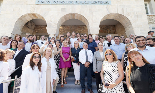 Στο ανακαινισμένο Παίδων Πεντέλης ο Μητσοτάκης: «Μετατράπηκε σε καινούργιο παιδιατρικό νοσοκομείο»