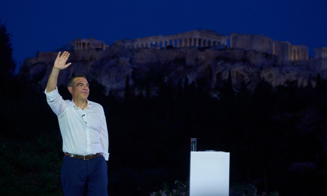 Τσίπρας στο Politico: Όχι σε λευκή επιταγή στις ΗΠΑ - Η ΕΕ να δώσει έμφαση σε κοινωνικές δαπάνες