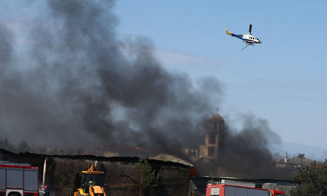 Φωτιά στο Ωραιόκαστρο: Τοξικές για τον άνθρωπο οι ατελείς καύσεις πλαστικών υλικών