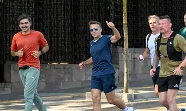 Μακρόν: Βγήκε για τζόγκινγκ στην Άγκυρα πριν την Σύνοδο του ΝΑΤΟ – Βίντεο