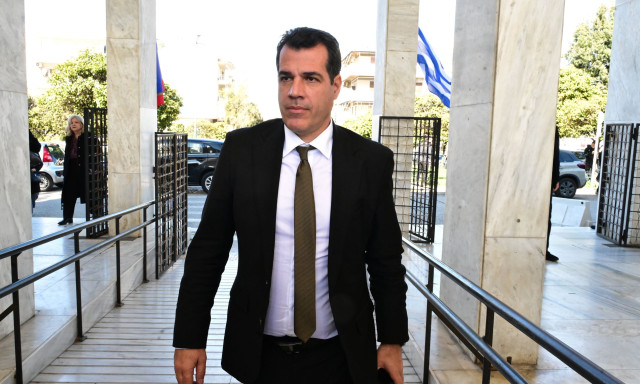 Εντολή Πλεύρη για αίτηση ακύρωσης κατά της απόφασης να παραμείνει το άσυλο στον Τζαβέντ Ασλάμ