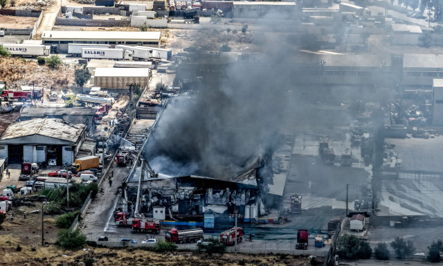 Στον ανακριτή οι δύο συλληφθέντες για την έκρηξη του βυτιοφόρου στον Ασπρόπυργο