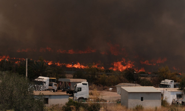 Η κόλαση στο Μπεντάρ: Επτά κάτοικοι κάηκαν ζωντανοί στα σπίτια τους αφού αρνήθηκαν να απομακρυνθούν