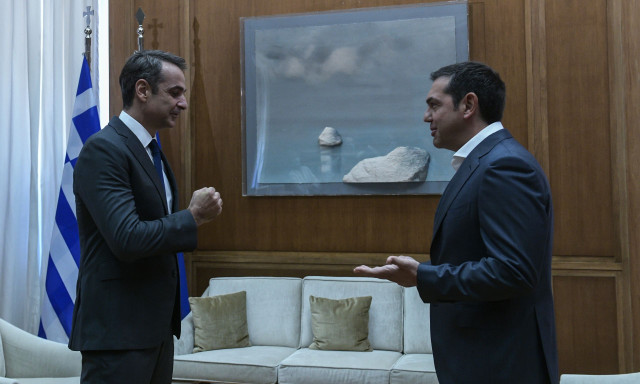 Δίπολο Μητσοτάκη – Τσίπρα με φόντο την ακρίβεια - Τι δείχνει νέα δημοσκόπηση