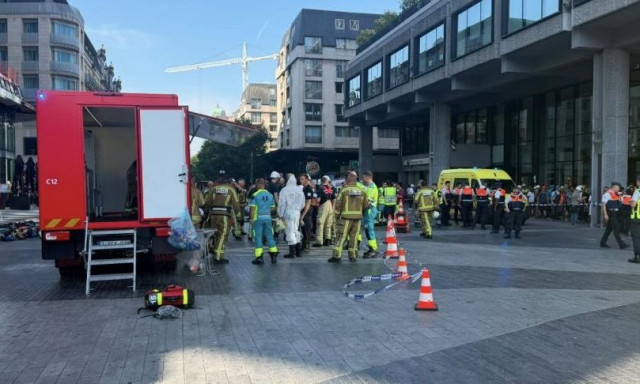 Φωτιά σε φρεάτιο ασανσέρ σε ουρανοξύστη στις Βρυξέλλες: Αναφορές για νεκρούς και αγνοούμενους
