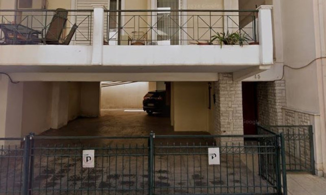 Πειραιάς: Ζευγάρι εντοπίστηκε νεκρό σε αυτοκίνητο μέσα σε γκαράζ σπιτιού