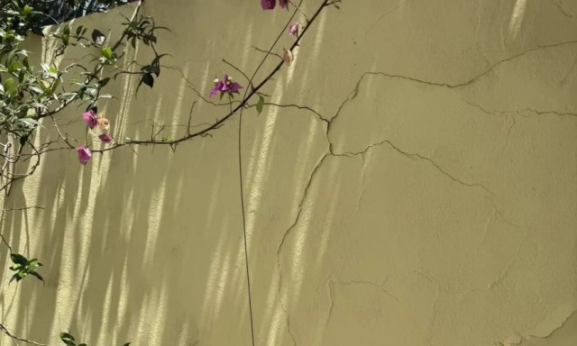 Σταμάτησε ο μετροπόντικας 200 μέτρα πριν την πλατεία της Κυψέλης -Ρωγμές και ζημιές σε πολυκατοικίες