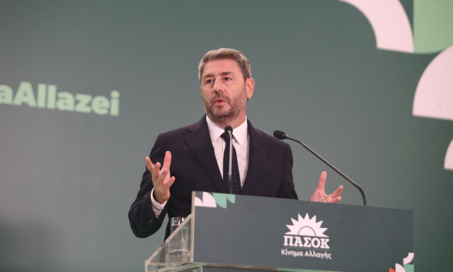 Ανδρουλάκης: «Νέο κοινωνικό συμβόλαιο για την Παιδεία» – Οι έξι δεσμεύσεις του ΠΑΣΟΚ