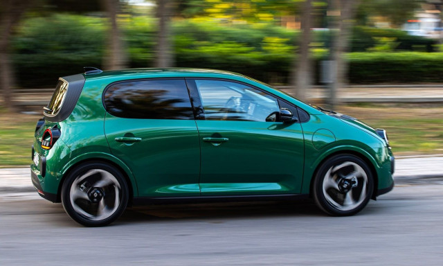 Οδηγούμε το νέο Renault Twingo στην Αθήνα