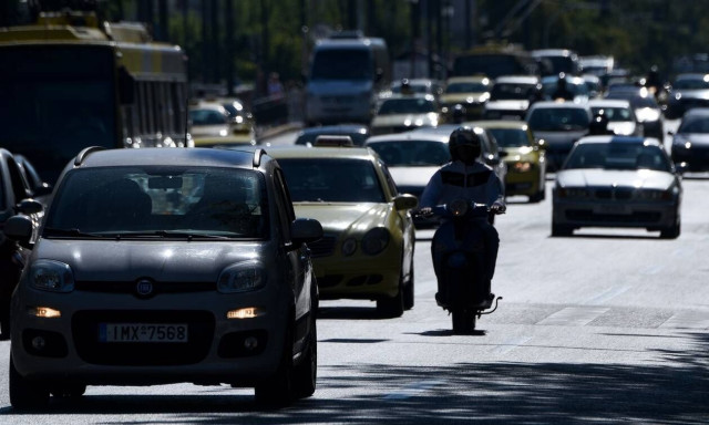 Τροχαίο στην Πανεπιστημίου: Συγκρούστηκε λεωφορείο με τρόλεϊ - Τέσσερις ελαφρά τραυματίες
