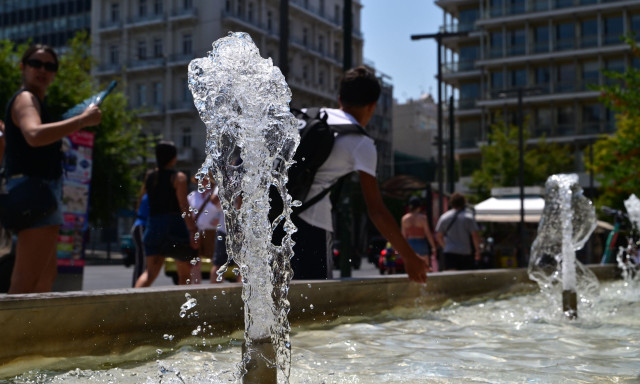 Καιρός - Κολυδάς:  Κορύφωση του καύσωνα τη Δευτέρα και την Τρίτη - Ο χάρτης του meteo.gr