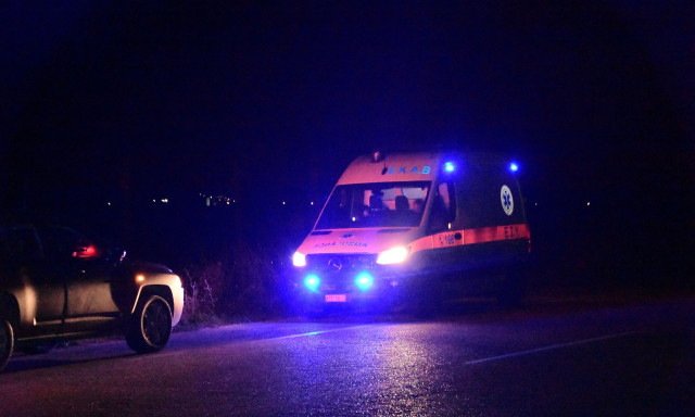 Σοβαρό τροχαίο στη Φωκίδα: Τρεις άνθρωποι παρελήφθησαν από το ΕΚΑΒ – Οι δύο χωρίς τις αισθήσεις τους