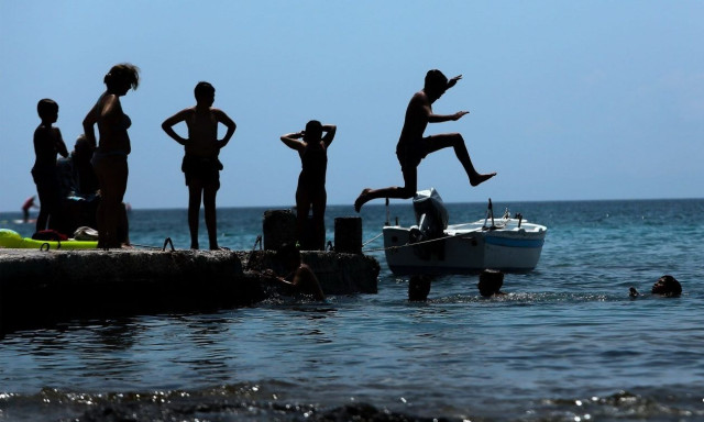 Καιρός: Σε κλοιό καύσωνα η χώρα – Σε ποιες περιοχές θα σημειωθούν 40άρια