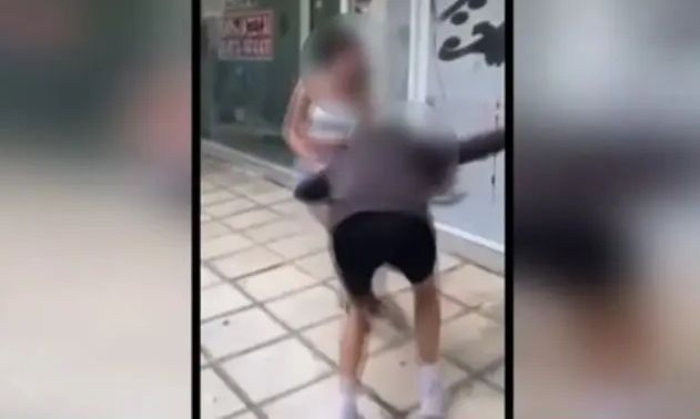 Ξυλοδαρμός 15χρονης στο Ηράκλειο: Τρομάζουν τα λόγια των ανήλικων θεατών - «Πιάσε την από τα μαλλιά»