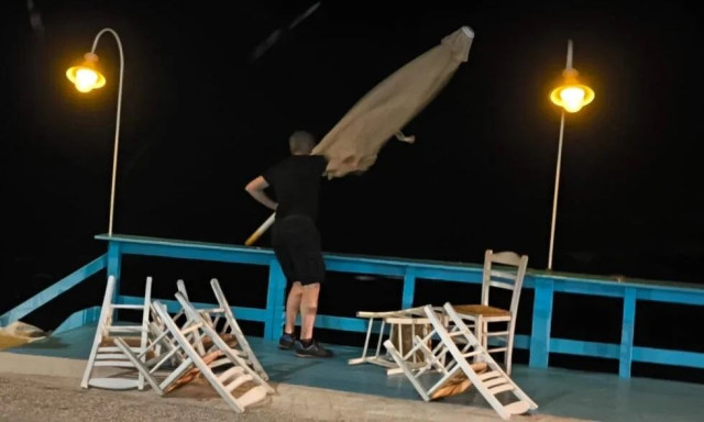 Κακοκαιρία στην Κέρκυρα: Ξεριζωμένα δέντρα και κλειστοί δρόμοι