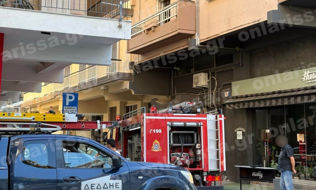 Λάρισα: Φωτιά σε διαμέρισμα –  Στο νοσοκομείο άνδρας με εγκαύματα