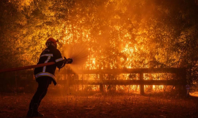 Στις πύλες του Μπορντό η φωτιά - Απέχει μόλις 11 χλμ από την πόλη - «Είμαστε έτοιμοι για όλα τα ενδεχόμενα»