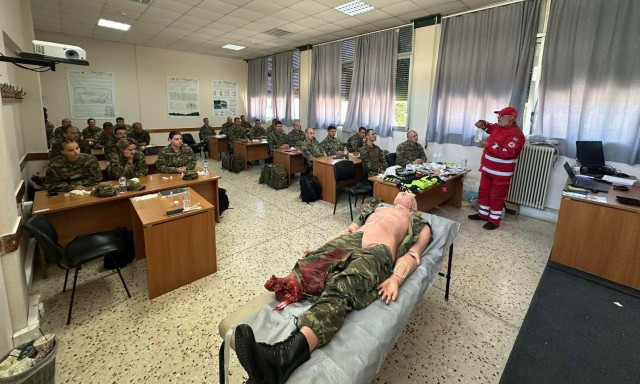 Ο ΕΕΣ εκπαίδευσε 117 στελέχη των ΕΤΑΚ του Στρατού Ξηράς σε «Διασώστες γενικών καθηκόντων»
