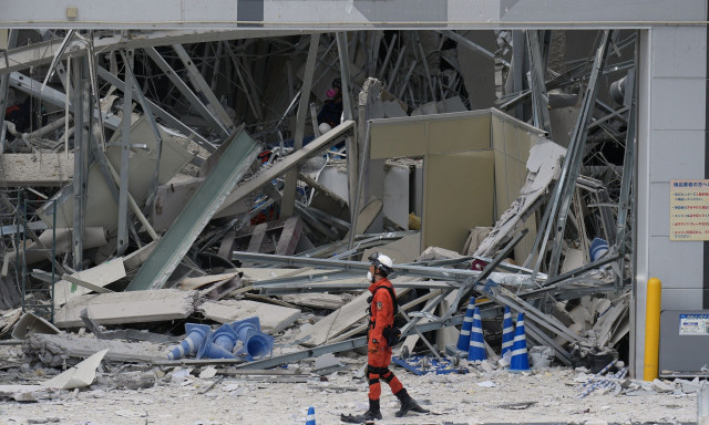 Σεισμός 7,1 Ρίχτερ στην Ιαπωνία: Στους 18 οι νεκροί – Αγώνας δρόμου για εγκλωβισμένους