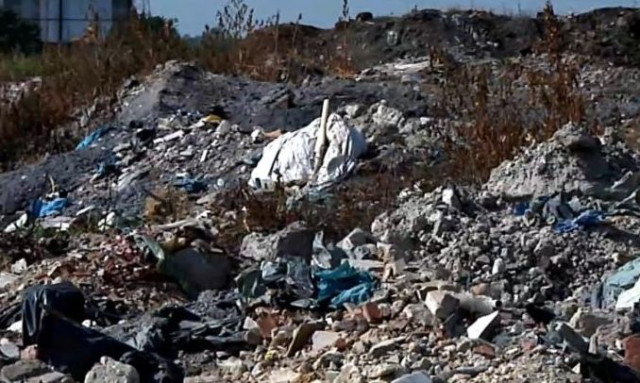 Σιγοκαίει για τρεις μήνες η χωματερή στη Σίνδο - Φόβοι για ρύπανση και επιπτώσεις στην υγεία