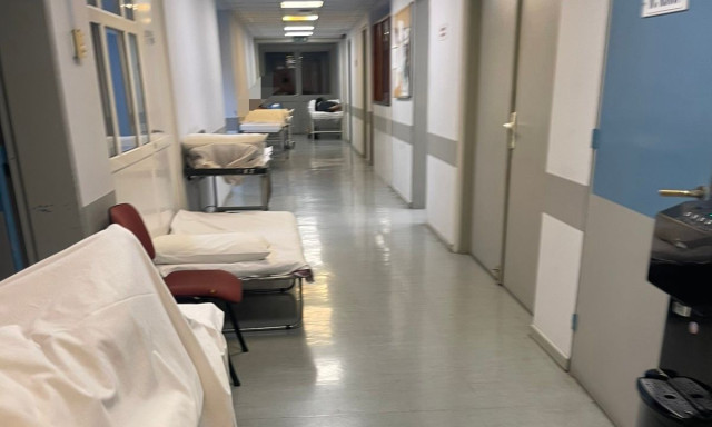 Εφημερία στο «Δαφνί»: Γέμισαν οι κλίνες νοσηλείας από το μεσημέρι - Ράντζα και μέσα στα εξεταστήρια