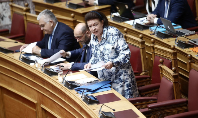Βουλή: Ψηφίστηκε το νομοσχέδιο για την πολιτιστική κληρονομιά – «Δεν αλλάζει το ιδιοκτησιακό καθεστώς των μνημείων»