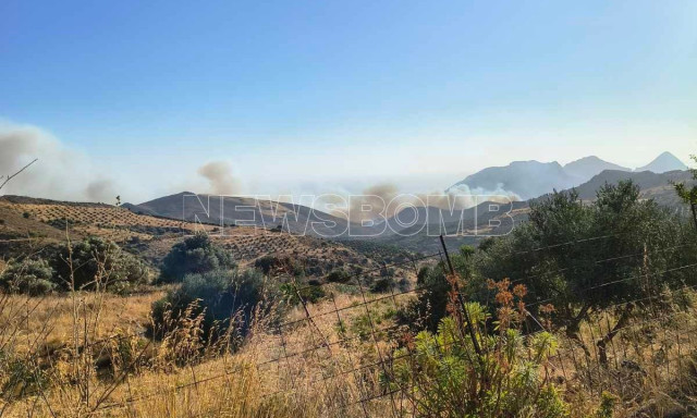 LIVEBLOG: Πέντε τα μεγάλα μέτωπα των πυρκαγιών - 12 μηνύματα από το 112 σήμερα για απομάκρυνση