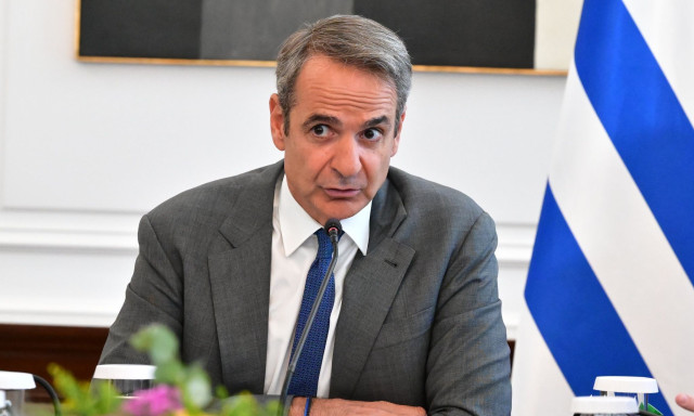 Μητσοτάκης για τους ήρωες πυροσβέστες: Η Πολιτεία τους τιμά, στέκεται στο πλευρό των οικογενειών του