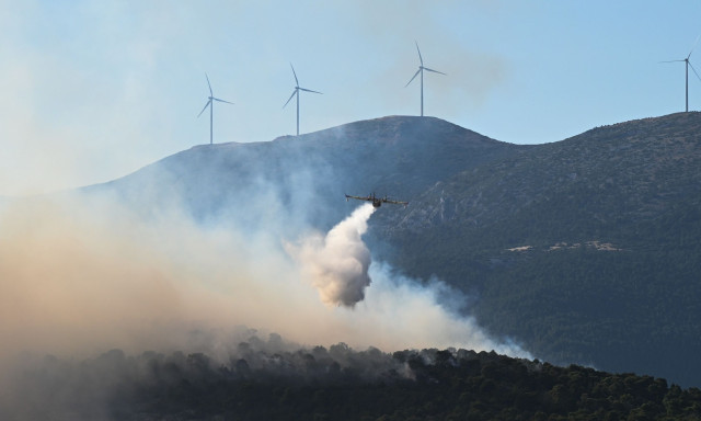 Σε κατάσταση συναγερμού η χώρα: Άνεμοι έως 100 χλμ./ώρα - Συστάσεις για την αποφυγή πυρκαγιών