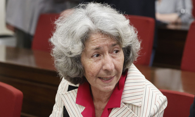 Έρη Ρίτσου: Έπαψε να είναι εμβληματική η Σονάτα του Σεληνόφωτος λόγω «αποτυχημένων» παραστάσεων; - Έκανε η ερμηνεία του κ. Ρουβά να χάσει τη σπουδαιότητά του το Άξιον Εστί;