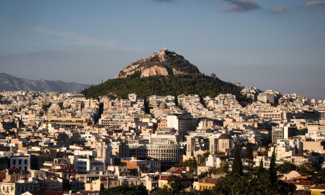 Ανοιχτός ο Λόφος του Λυκαβηττού από σήμερα τα μεσάνυχτα