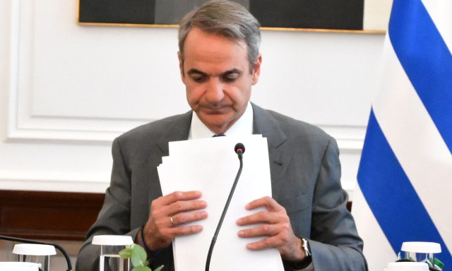 Μητσοτάκης για σύγκρουση ελικοπτέρων: «Η απώλεια του Έλληνα συντονιστή και του Δανού χειριστή, μας γεμίζει όλους με οδύνη»