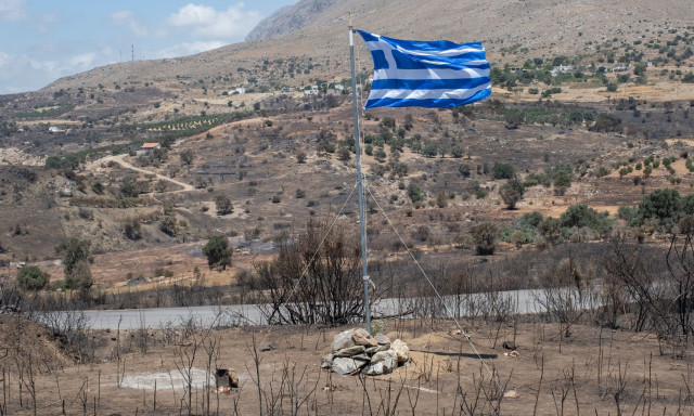 Ρέθυμνο: Αποκαρδιωτικές εικόνες από τον Άγιο Παύλο κι από το σημείο που κάηκαν οι δύο πυροσβέστες