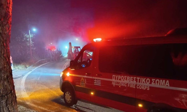 Φωτιά στην Κεφαλονιά: 112 και στο Κάτω Κατελειό - Εκκενώνονται ξενοδοχεία - Βιντεο