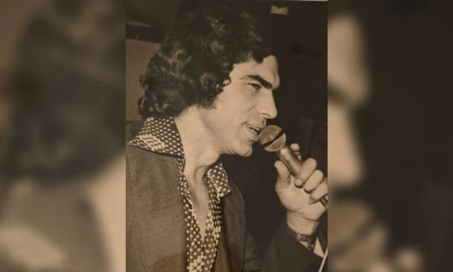 Πέθανε ο λαϊκός τραγουδιστής Δημήτρης Ξανθάκης