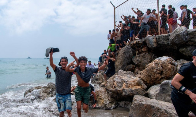 Κρίση στη Θέουτα: 30 χρόνια στρατηγικής προσέγγισης και εντάσεων ανάμεσα στην Ισπανία και το Μαρόκο