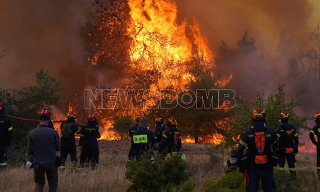 «Κόκκινος» συναγερμός Μαρουσάκη: Οι δύο παράγοντες που ευνοούν την εξάπλωση της πυρκαγιάς