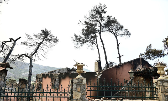 Φωτιές: Οι δικαιούχοι, τα ποσά και τα δικαιολογητικά για τη στήριξη των πυρόπληκτων - Τι προβλέπεται