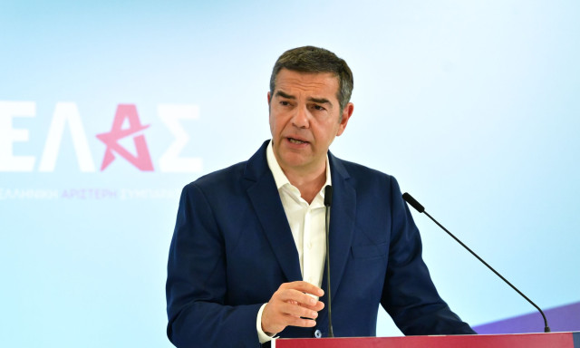 Τσίπρας για φωτιές: Στεκόμαστε δίπλα στις οικογένειες των τεσσάρων Ελλήνων και του Δανού πιλότου