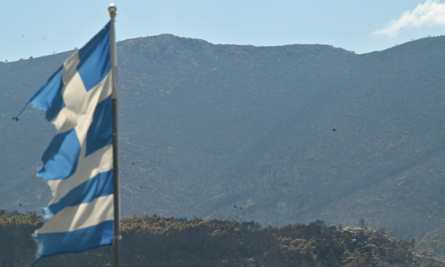 LIVE BLOG: Ξεπήδησε νέο μέτωπο στη Βένιζα Μεγάρων - Σε καταστολή η μεγάλη φωτιά