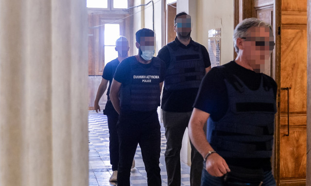 Έγκλημα στη Σύρο:  Κατέθεσε δύο φωτογραφίες ο 41χρονος πριν από την προφυλάκισή του - Τι υποστήριξε