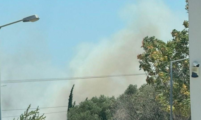 Φωτιά τώρα στη ΒΙ.ΠΕ Κορωπίου: Μήνυμα του 112 - Επιχειρούν 6 αεροσκάφη