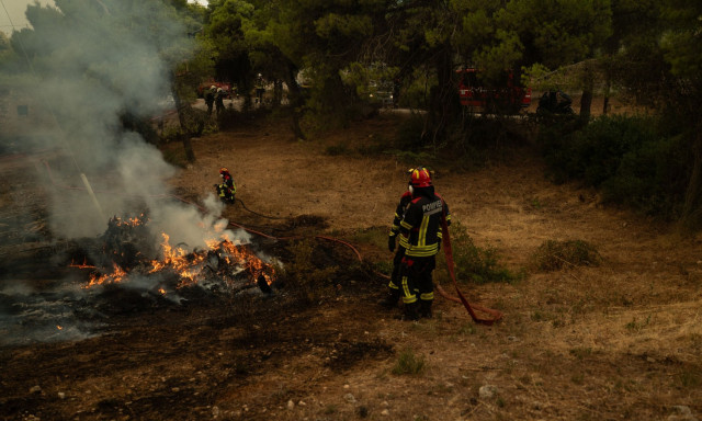 25 πυρκαγιές τις τελευταίες 24 ώρες – Δύο μέτωπα παραμένουν ενεργά