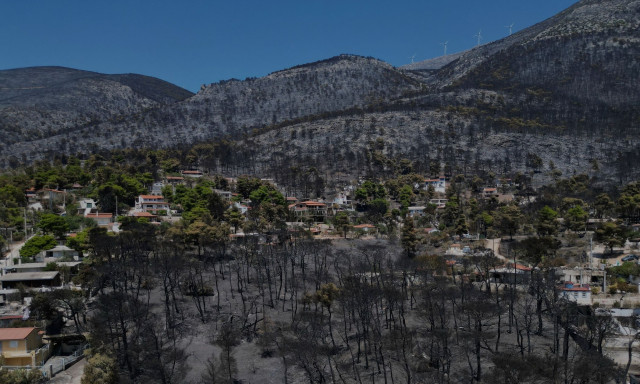 Φωτιά στη δυτική Αττική: Βελτιωμένη η εικόνα της πυρκαγιάς – Σε επιφυλακή για τις αναζωπυρώσεις