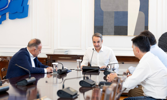 Μητσοτάκης σε δήμαρχο Θεσσαλονίκης: Το 2030 θα έχουμε μια καινούργια ΔΕΘ